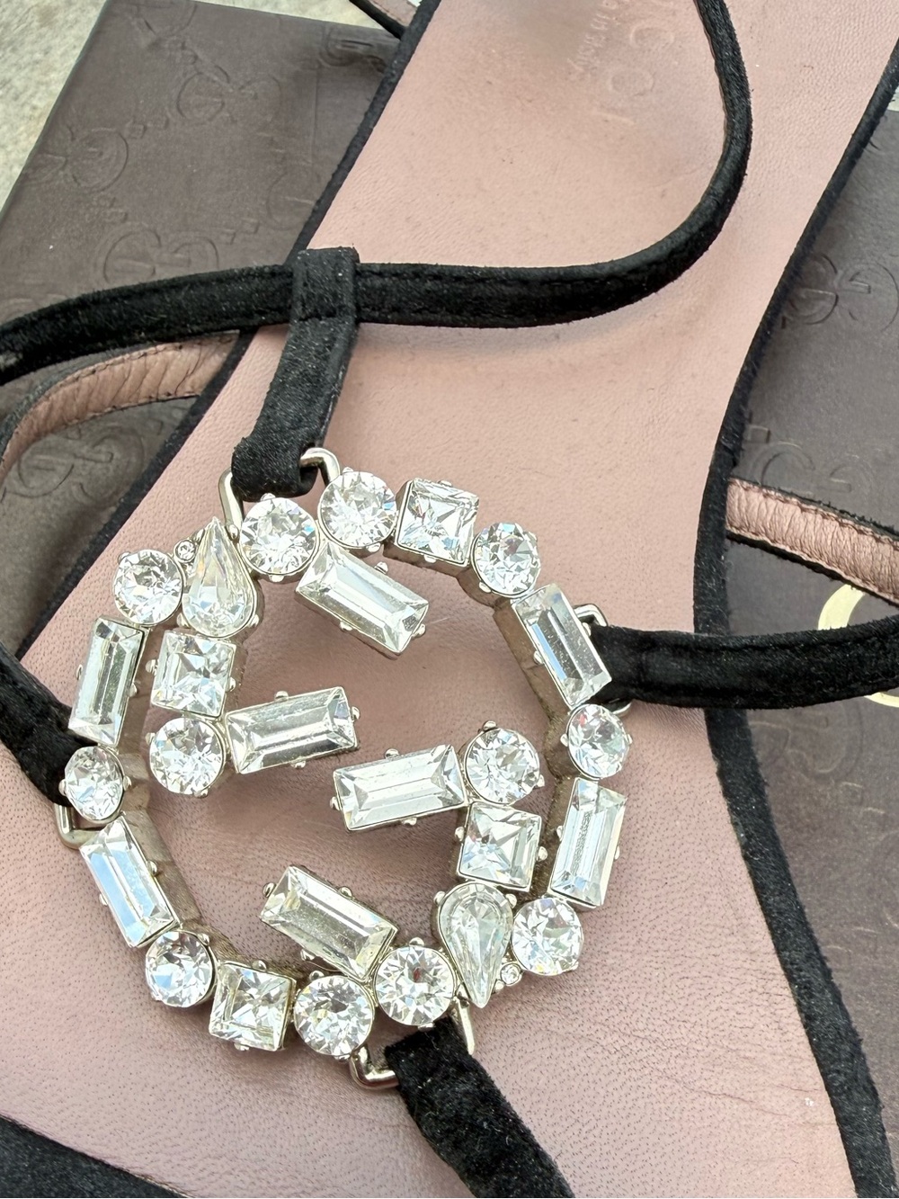 Gucci Crystal Embellished Interlocking GG Thong sandals - Picture 6 of 11